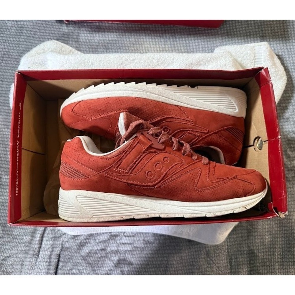Saucony Grid 8500 HT Red Rouge Suede Mens Sneakers S70390-1 Size 12